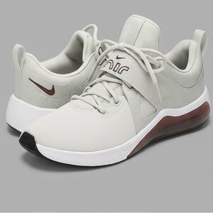 Nike Air Max Bella TR 5 Women’s Training Shoes Cream/ Maroon – Size 9.5